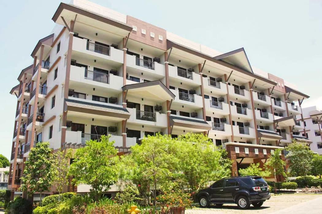 Siena Park Residences - Indigo Building Apartment